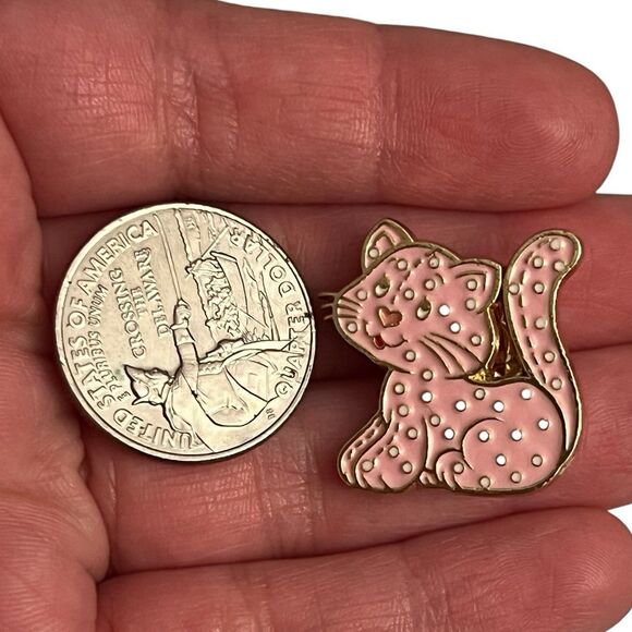 Strawberry Shortcake Pink Cat Enamel Pin Officially Licensed - Picture 6 of 8